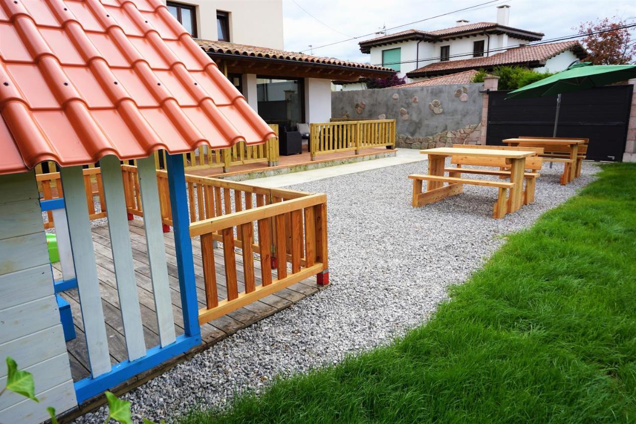 Apartamentos La Playina Llanes Eksteriør billede