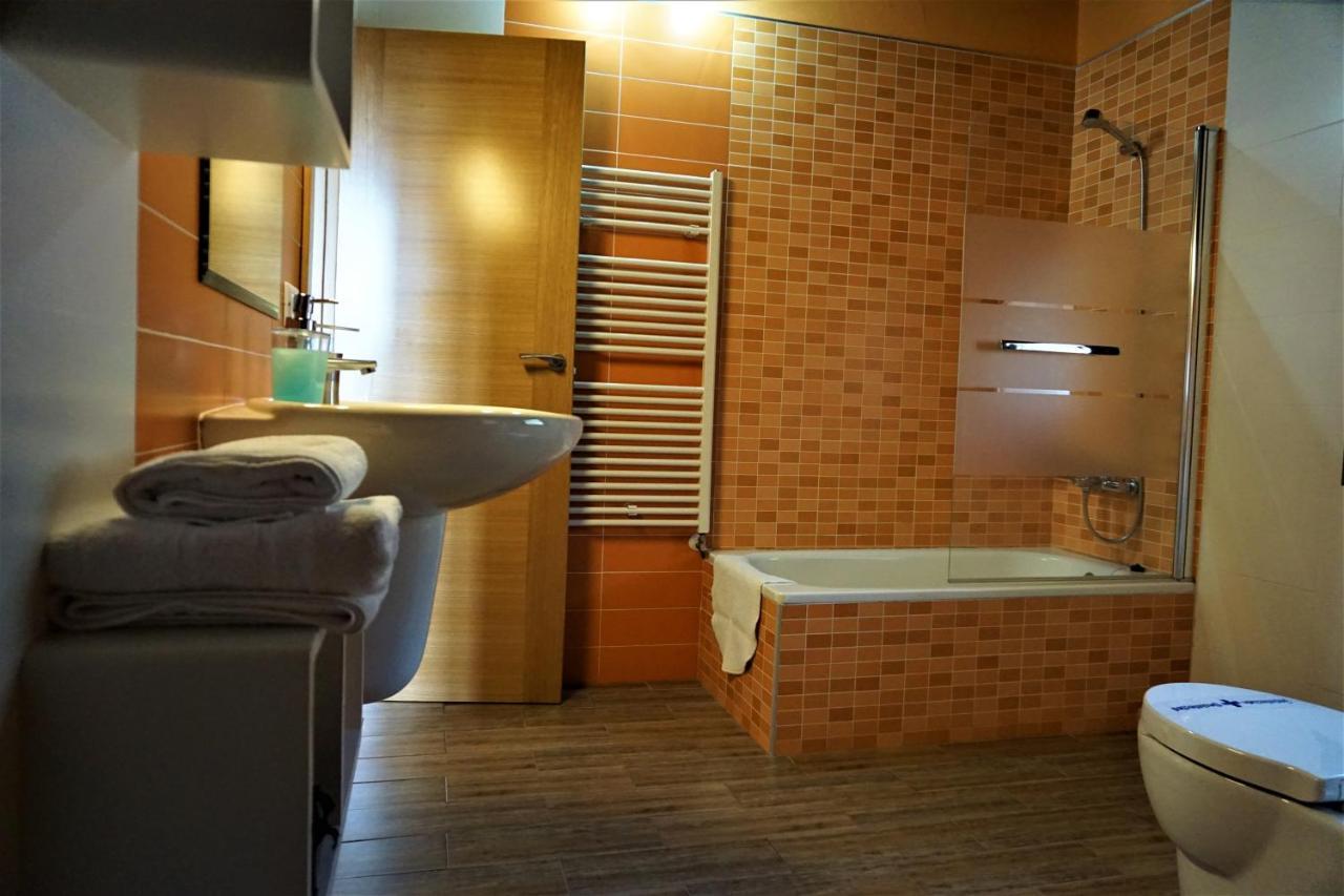 Apartamentos La Playina Llanes Eksteriør billede